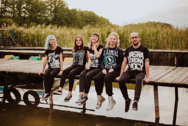 Otwarte-klatki-wolontariusze-droga-wolna