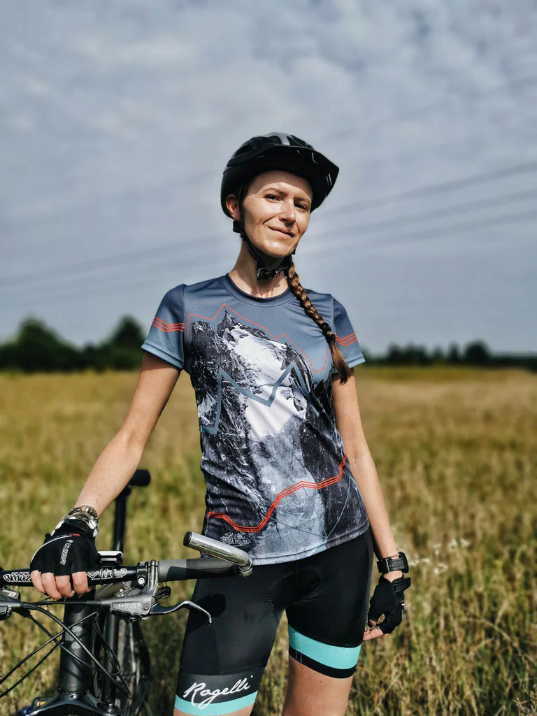 koszulka-techniczna-w-góry-droga-wolna