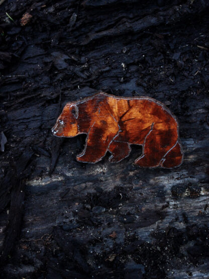 broszka-z-niedźwiedziem-ręcznie-malowana