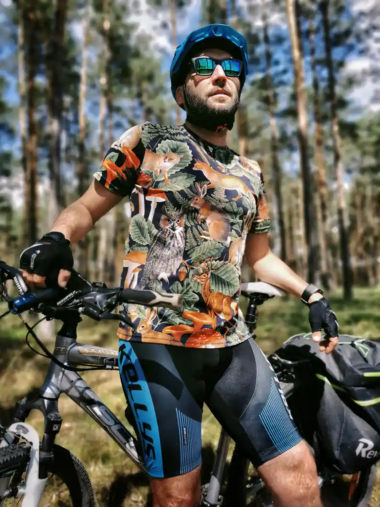 męska-koszulka-termoaktywna-leśny-motyw