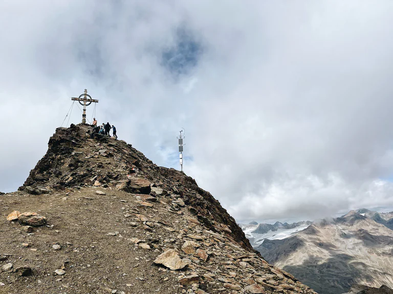 Kreuzspitze (3455 m n.p.m.) - opis szlaku na szczyt w Alpach Otztalskich w Austrii 16 kreuzspitze-szczyt-droga-wolna
