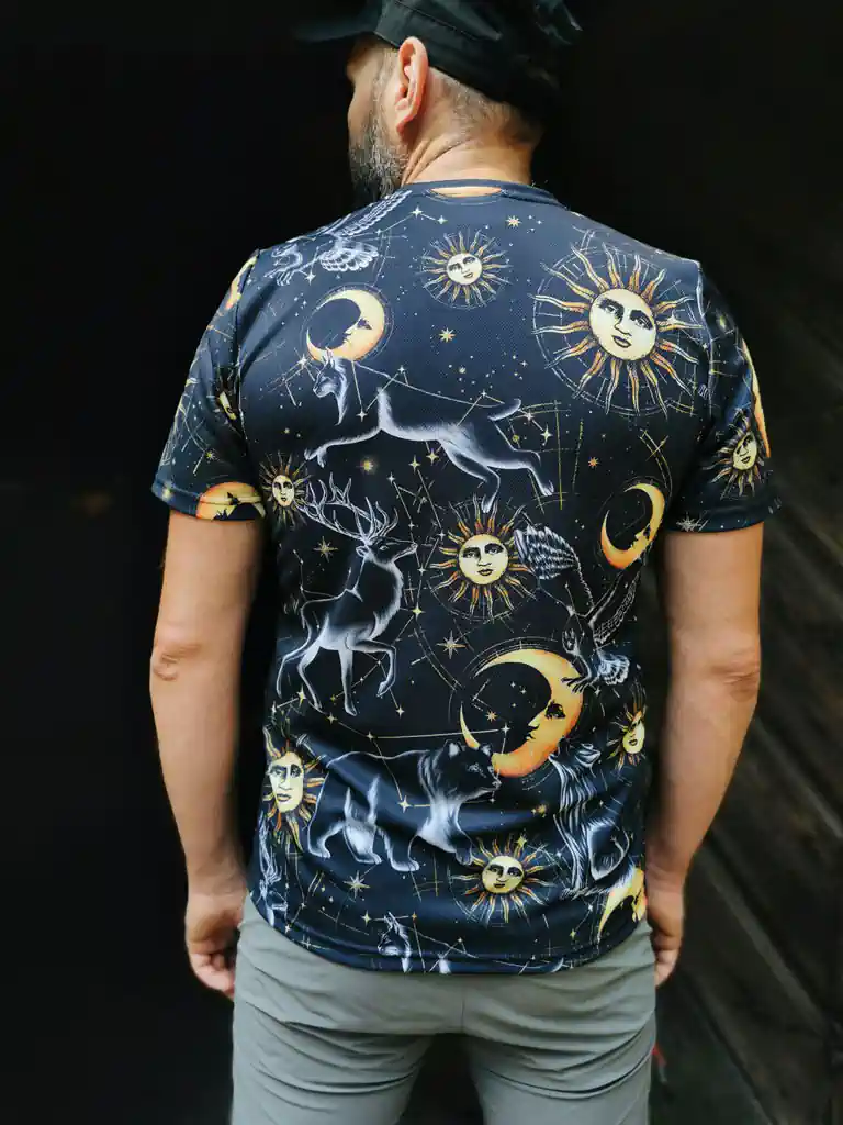 męska-koszulka-w-góry-kosmos