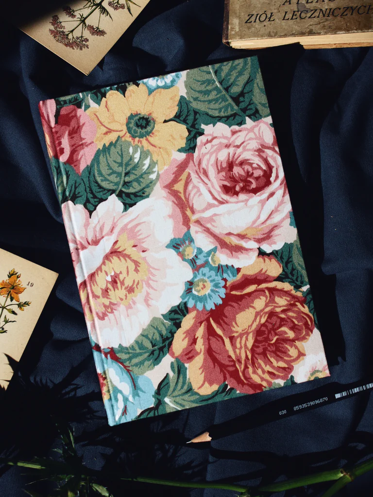 Pomysły na prezenty na Dzień Matki 2 gruby notes planer w kwiaty