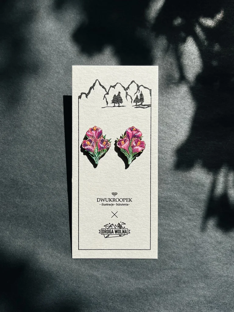 kolczyki z motywem krokusów