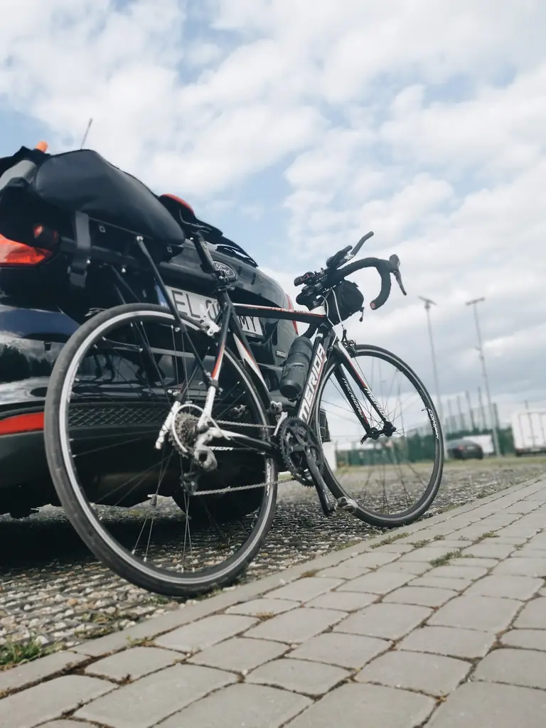 Pętla wokół Tatr na Rowerze Szosowym? Dwa Dni Asfaltowej Przygody (Bez Szutrów!) 2 Parking w ludzmierzu 1