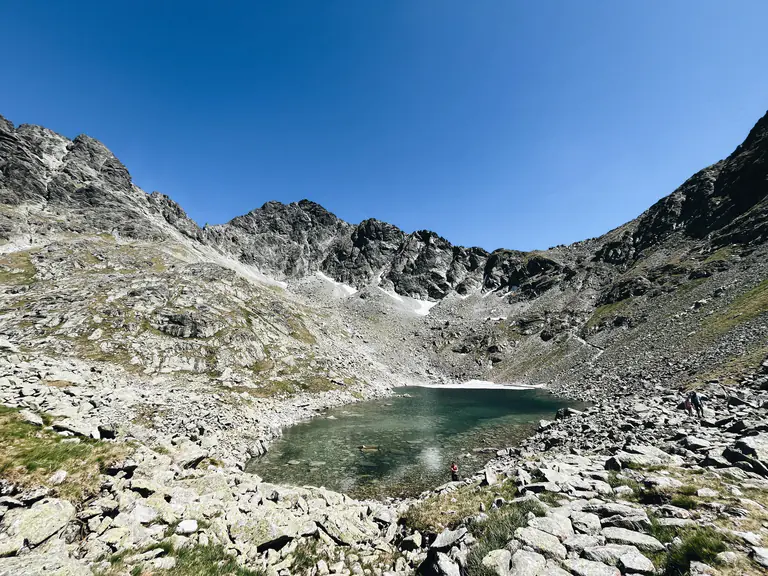 Zmarzły Staw pod Polskim Grzebieniem (2047 m n.p.m.) Propozycja wycieczki z pięknymi panoramami. 15 Zmarzły Staw Tatry słowackie