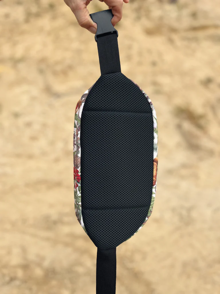 nerka saszetka sportowa grafika leśna