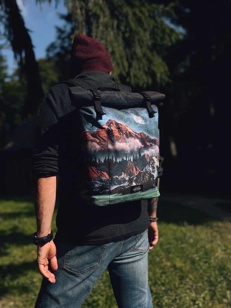 plecak roll top z górskim nadrukiem