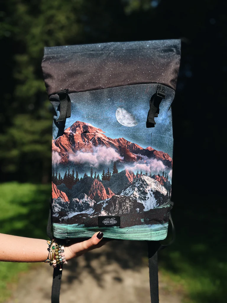 plecak z motywem górskim roll top