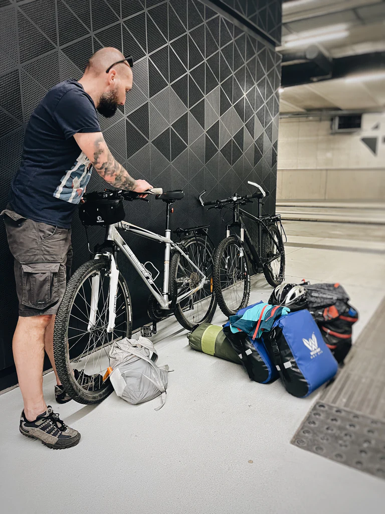 Trasa rowerowa D12 Odra-Nysa 3 podróż autobusem z rowerem