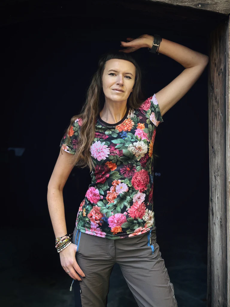 damska koszulka peonie kwiaty sportowa