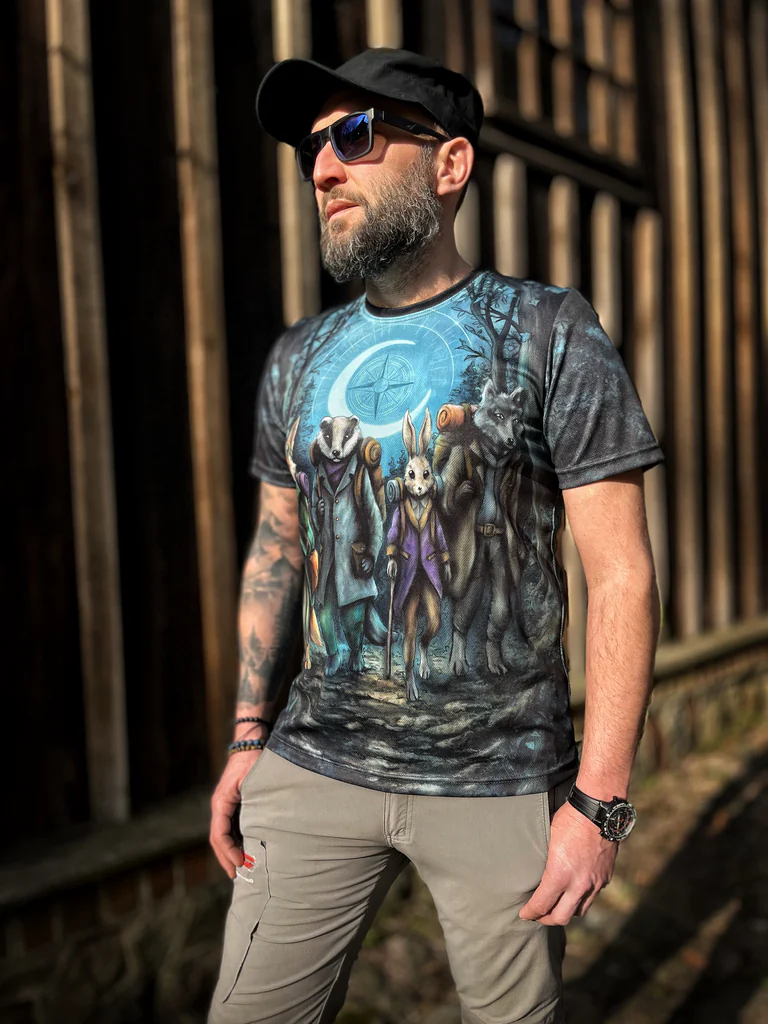 koszulka męska w góry z wilkiem